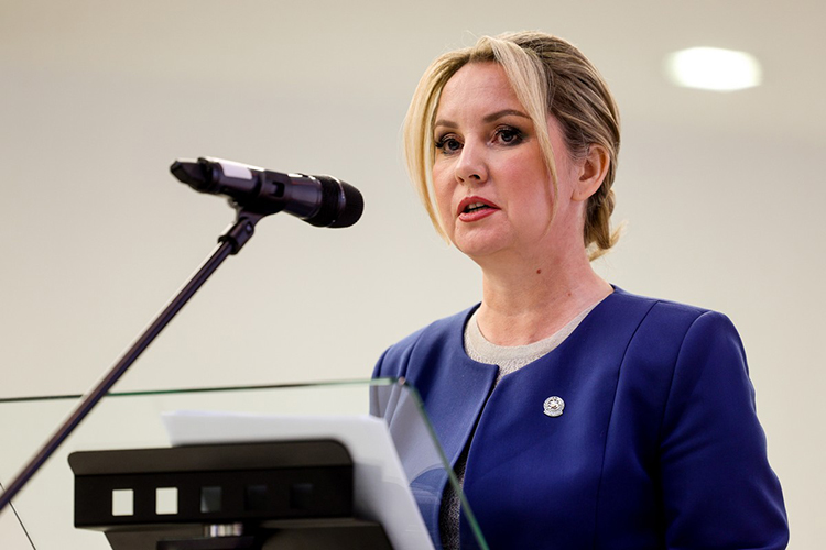 Эльвира Ахметова: «Молодежь знакомится в онлайн-играх и на стримах, где общение происходит долго. Онлайн-знакомства предпочитают еще и те, кто испытывает тревогу и страх при знакомстве с глазу на глаз»