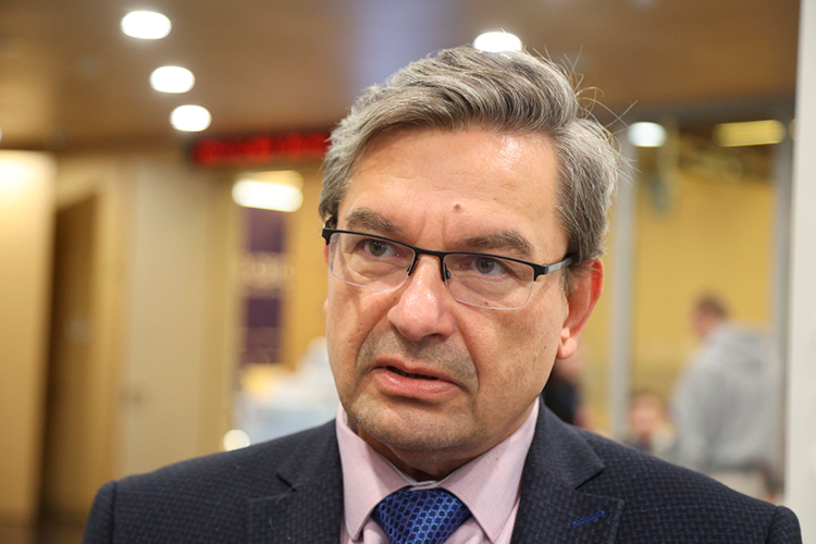 Михаил Онуфриенко: «Огромные клещи охватывают весь запорожский фронт, и тот же самый единственный сегодня крупный укрепрайон Орехов, на который опиралась оборона противника, постепенно берется в клещи»