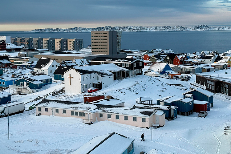 «Естественно, Трамп не обошел вниманием и Гренландию. Говорить старался предельно примирительно, при этом очень настойчиво. Основная логика такая: отдайте Гренландию, только мы, Штаты, ее сможем защитить»