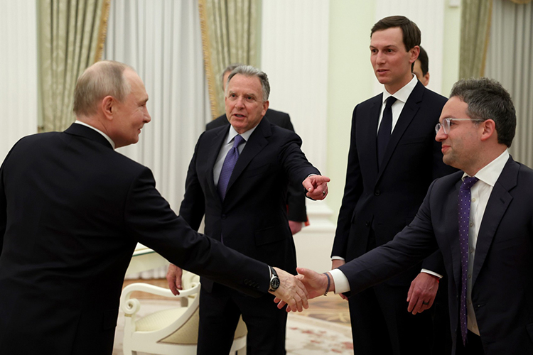 Как отмечает журналист, встреча Путина с Уиткоффом и Кушнером в Кремле была посвящена не только Украине