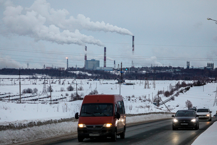 Основная часть крупных действующих производств расположена в городах в непосредственной близости от жилой застройки, школ, детских садов и иных нормируемых объектов, констатируется в мастер-плане