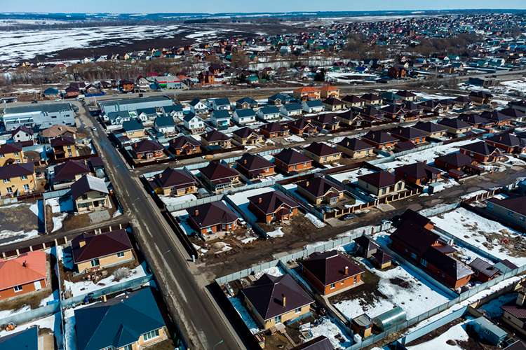 Самый крупный контракт (1,4 млрд рублей) перепал «Татлизингу» на строительство коммунальных сетей в деревне Куюки Пестречинского района