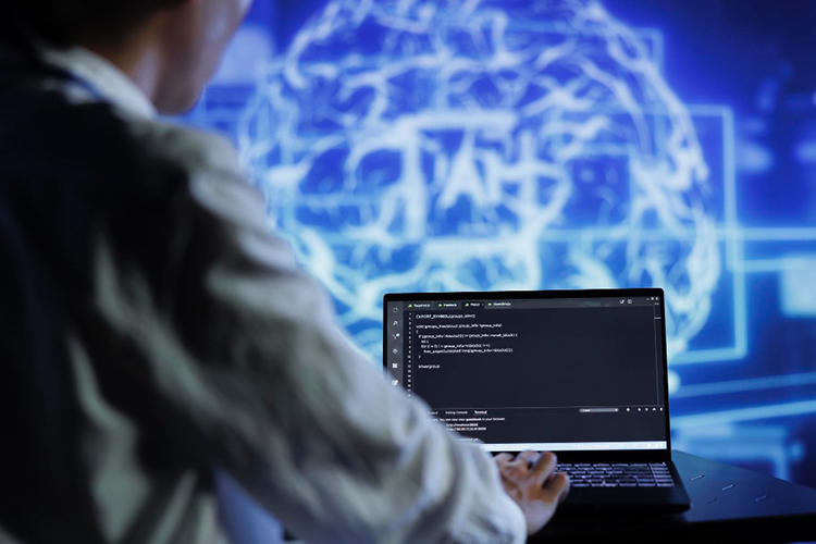 Когда человек постоянно использует нейросети, обращаясь к ним за советом по любому поводу, и безоглядно полагается на ответы, он таким образом творит себе кумира, что противоречит священным писаниям