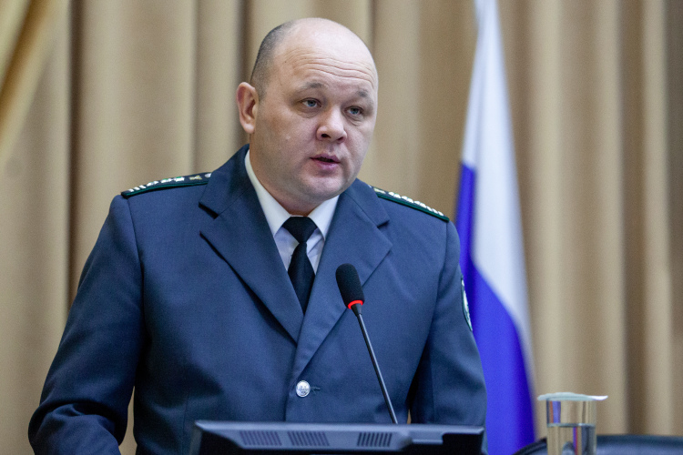 Ильнур Галеев рассказал, что одним из основных источников заноса инфекций остается дикая фауна, особенно в периоды сезонной миграции животных и птиц. Угрозу представляет и несанкционированный ввоз скота без ветеринарных документов &mdash; такой скот поступает «из различных регионов РФ»