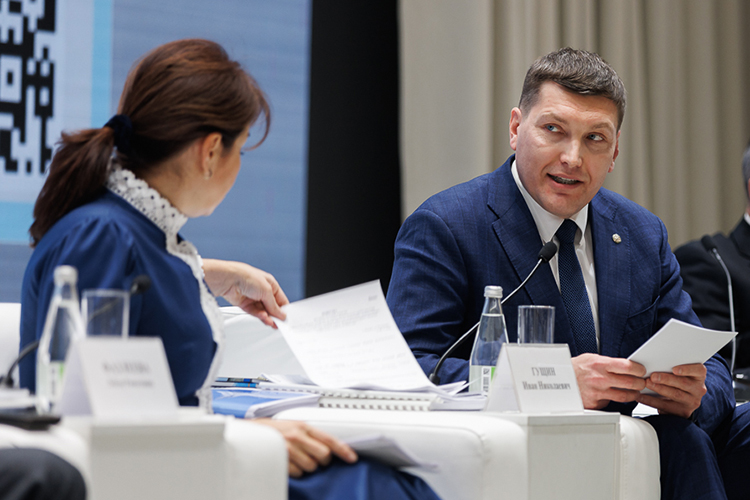 «Не имеете права разрушать!»: Гущин хочет изымать памятники через прокуратуру