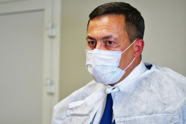 Назначение Хидиятова главой онкослужбы в 2018-м случилось в первые два месяца работы Марата Садыкова в должности министра здравоохранения: тогда говорили, что этим решением он снял напряженность в Зеленодольском районе между Хидиятовым и Александром Тыгиным