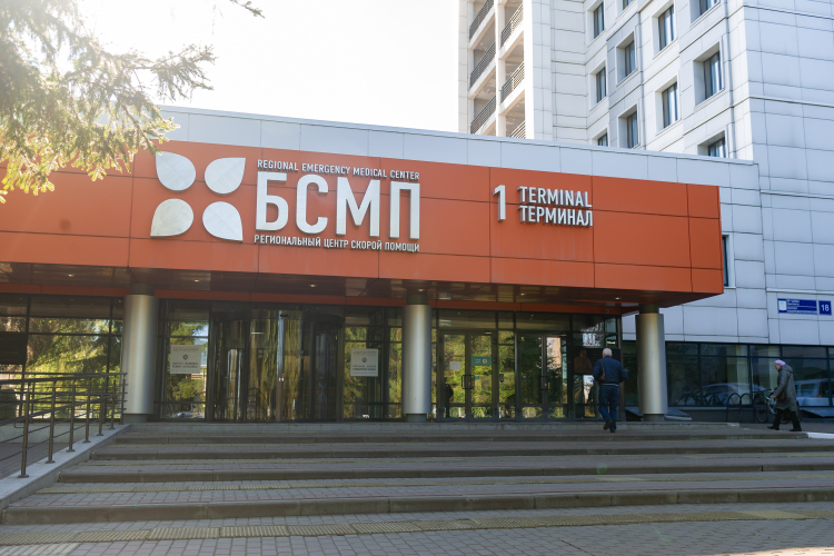 «Хидиятов пришел из Зеленодольской ЦРБ, но Челнинская БСМП &mdash; большая и серьезная клиника, ведущее учреждение в автограде. Невозможно управлять такой больницей, не будучи профессионалом»