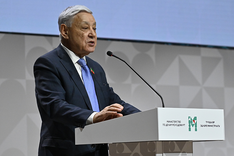 Фарид Мухаметшин традиционно высказался о рекордных надоях молока при меньшем количестве селян