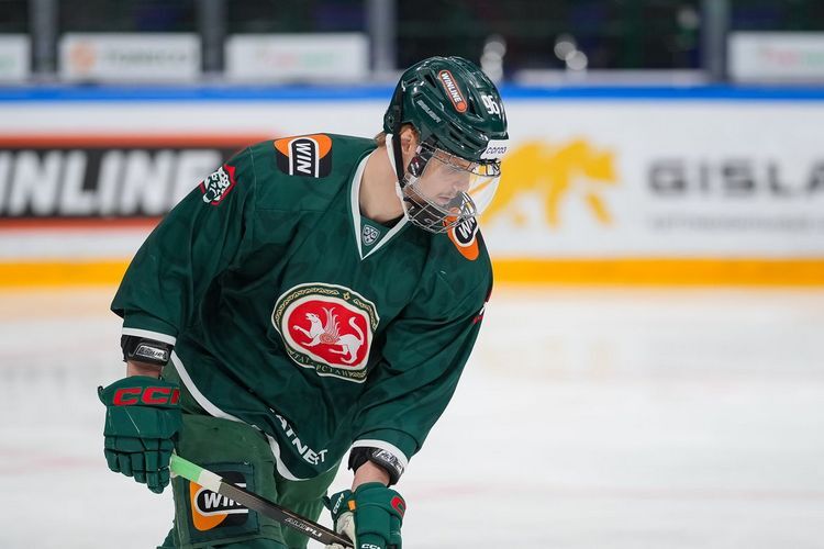 Лямкин, пусть и вернулся в строй, но все ближайшие встречи проведет в специальной маске, которая непривычно смотрится на столь высоком защитнике