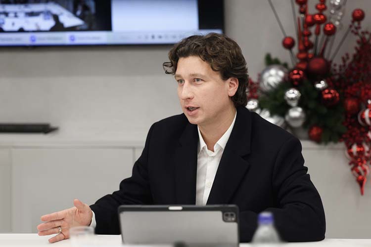 Михаил Петров: «Значительная часть наших покупателей &mdash; это инвесторы, которые видят в этой территории не просто бывшую промзону, которую мы трансформируем в жилой район, а именно в новый престижный район. И они верят нам, верят в эту историю»