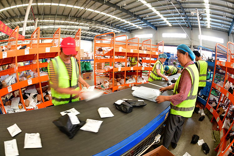 Условия для зарубежных селлеров в России становятся «шоколадными»: маркетплейсы снизили комиссию от 5 до 16%, хотя для отечественных продавцов она доходит до 30 &mdash; 35%