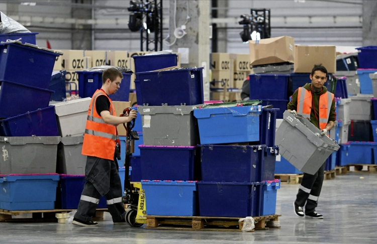 2025 год стал для e-com временем небывалого закручивания гаек: летом разом подорожали комиссии на WB и Ozon, стоимость логистики, расходы на маркетплейсы у предпринимателей из Татарстана доходили до 70–80% стоимости товара