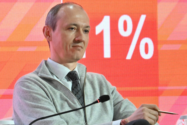 Дмитрий Григоренко напомнил, что 15 лет назад МФЦ создали как точку приема документов. Но самый крутой сервис &mdash; незаметный, за это люди любят цифровизацию и ИИ