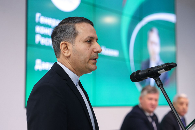 Как отметил консул Давуд Мирзахани, противники Ирана попытались извлечь для себя политическую выгоду из проблем иранцев и экономического давления