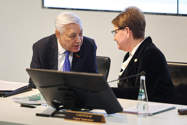 Мухаметшин – Сабурской: «Я бы придумал значок «Омбудсмен». Когда-нибудь сделаем вам, Сария Харисовна»