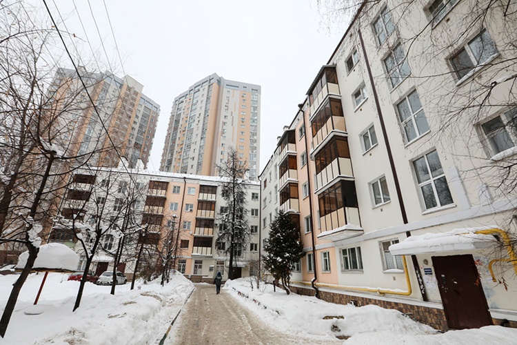 Всего в 2025 году продали 71,6 тыс. вторичной недвижимости, но к аналогичному периоду показатель оказался ниже на 9%. В общем &mdash; вторичка продолжает валиться в пропасть