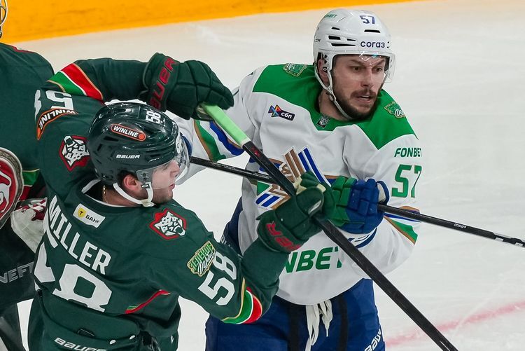 Митчелл Миллер (слева) и Девин Броссо