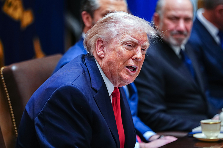 «Трамп &mdash; такой политик, который делит Америку на два лагеря. У него хейтеров очень много в США. Он это понимает»