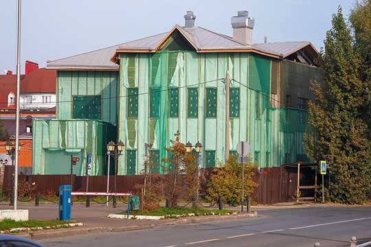 Здание под офисы, как утверждалось начали строить без обязательной в таких случаях государственной историко-культурной экспертизы