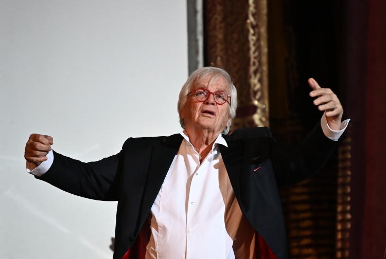 Музыкальным руководителем «Свадьбы Фигаро» числится 81-летний немецкий пианист и дирижер Юстус Франтц