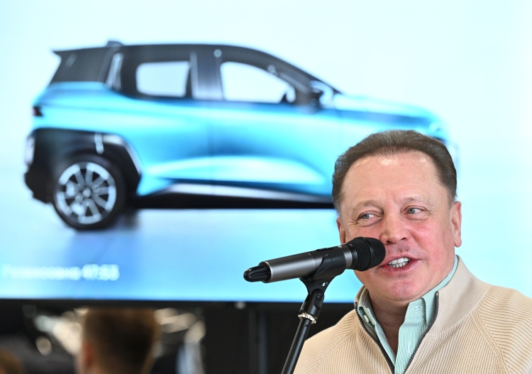 Айдар Метшин: «Цена и качество, экологическая, экономическая, интонационная составляющие. Все те вещи, которые являются базовыми, потому что покупатель будет оценивать с точки зрения возможностей приобретения и эксплуатации»