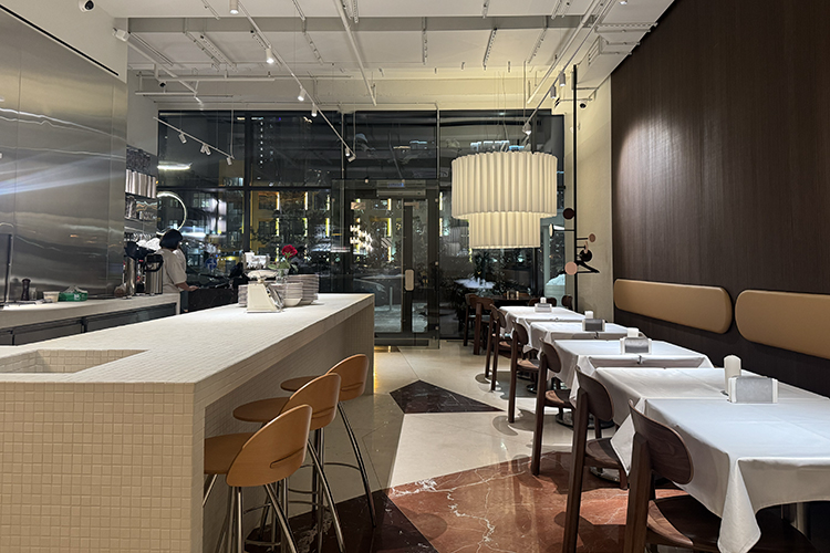 Интерьер &mdash; современный и стильный