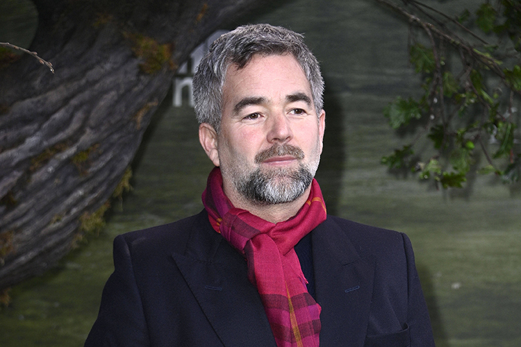 Мартин работал в команде с режиссером Оуэном Харрисом