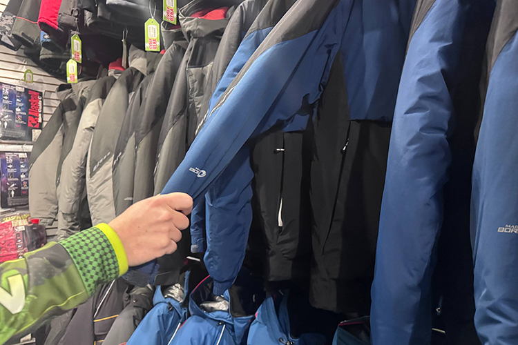 Широкий выбор экипировки именно отечественного производителя, которая, по словам наших собеседников, вполне приемлемого качества