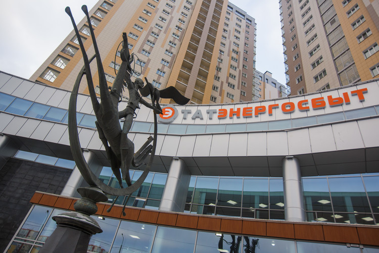 Замыкает первую десятку нашего рейтинга АО «Татэнергосбыт» &mdash; оно получило более 5 тыс. подрядов на общую сумму 8,1 млрд рублей