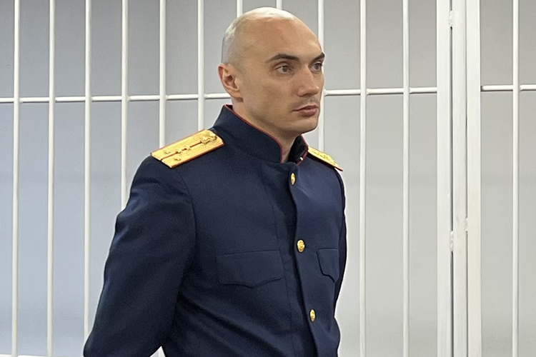 С требованием продлить арест экс-мэру обратился следователь по особо важным делам 6-го отдела СУ СКР по РТ Марат Хадеев