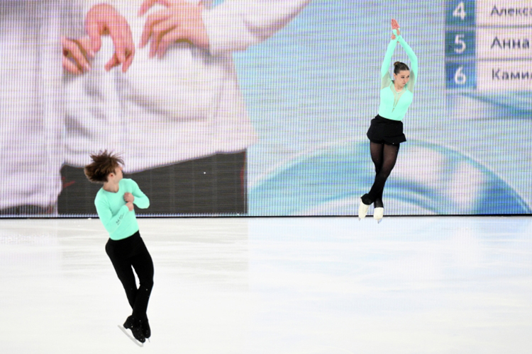 Камила Валиева участвовала в своем первом после дисквалификации турнире &mdash; чемпионате России по прыжкам