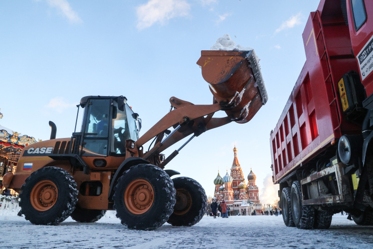 В Москве, которая недавно «откопалась» от снега, в начале недели наблюдалась самая холодная ночь с начала нынешней зимы, синоптики фиксировали до минус 25 градусов, а в Подмосковье столбик термометра и вовсе опускался до минус 30 градусов