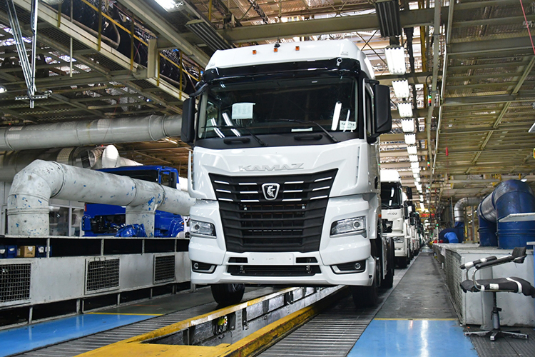 «Если дальше поддерживать такую стоимость денег, можно добиться того, что у нас в преддефолтном состоянии окажется, например, КАМАЗ»