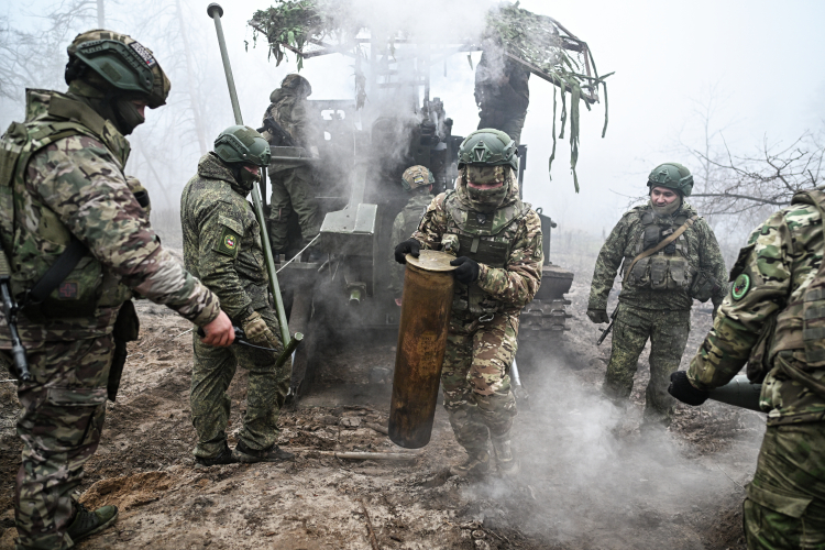 «С точки зрения политики выиграть войну мало, надо будет выигрывать мир внутри страны, потому что победы мало достигнуть, ее надо «продать»