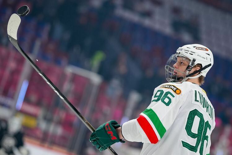 Гатиятулин будет тренировать на Матче звёзд команду российских звёзд с Дмитрием Квартальновым. У них сыграет Никита Лямкин (на фото)