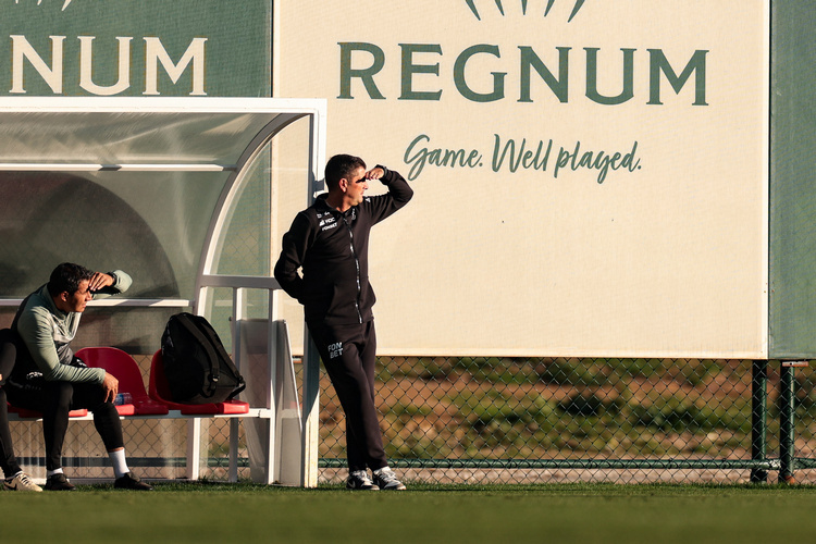 Артига разрешил игрокам приехать на сборы с женами и детьми