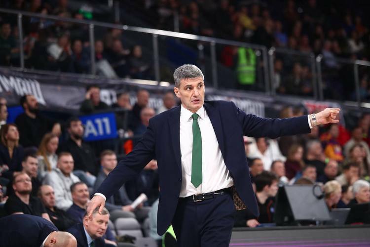 Главный тренер УНИКСа Велимир Перасович перезагрузил команду своим тайм-аутом