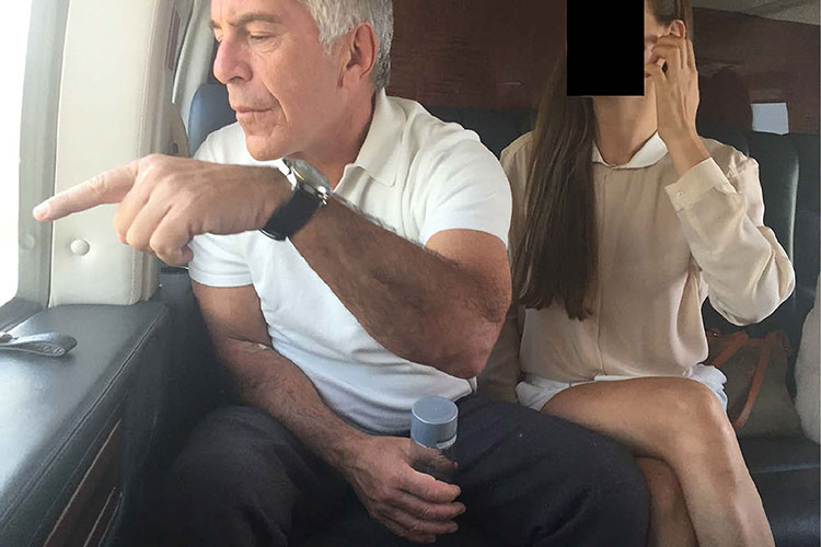 «В переписке с Дроковой Эпштейн просил прислать ему интимные фото»