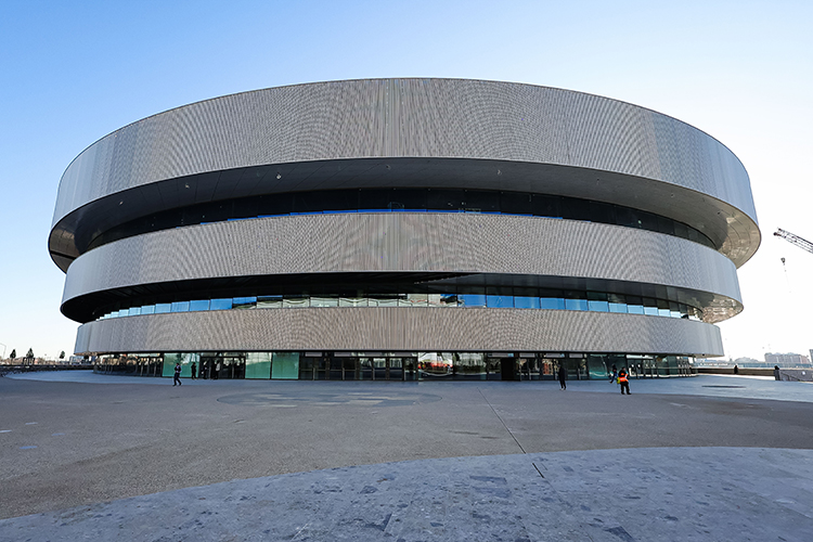  <font color="#242424">Строительство ледовой арены в Милане «Санта Джулия» началось в 2023 году и до сих пор продолжается, несмотря на старт Олимпиады</font> 