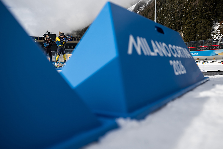  МОК часто критикуют за то, что Олимпиада &mdash; это праздник на две недели за фантастические деньги, которые лучше потратить на что-то другое 
