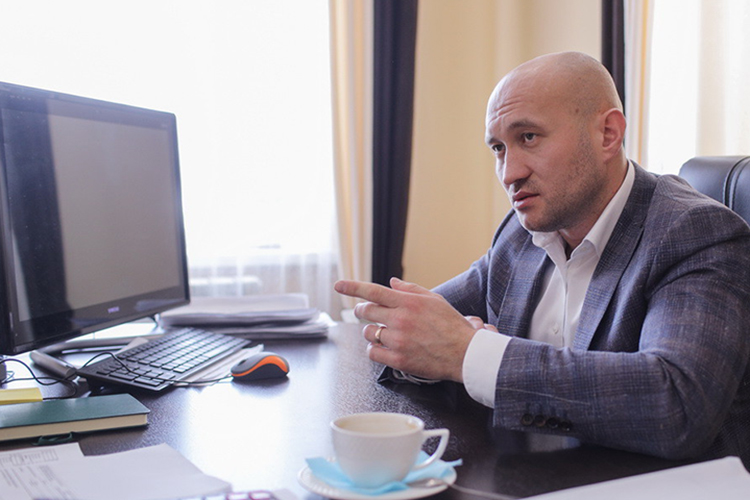 «Очень положительный человек, деловой, целеустремленный, правдивый. Всегда добивается поставленных целей!»