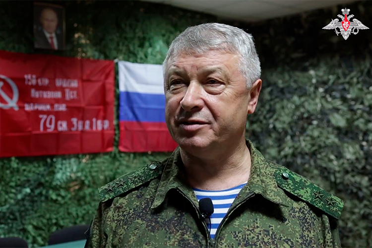 В ходе проведения СВО Владимир Алексеев отметился в публичном поле тем, что пытался урегулировать события июня 2023 года вокруг действий ЧВК Вагнера и Евгения Пригожина