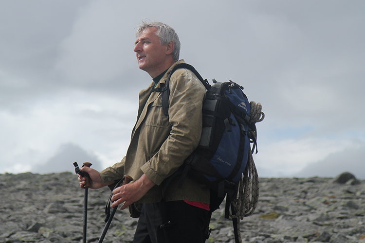 Александр Кислов: «Потепление, о котором мы говорим, составляет всего несколько первых градусов. 1–2 градуса. И если эти 2 градуса добавить к типичным температурам в зимний период на Таймыре, например, то там будет не минус 40, а минус 38. Это все равно ужасно холодно»