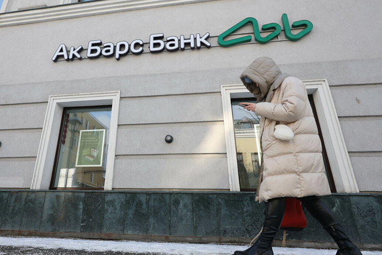 Нужно отметить, что РСК являлась давним партнером Ак Барс Банка и группы компаний, связанных с ним. В деле о банкротстве компании Сакуна, как мы отметили, банк является наиболее крупным кредитором с требованиями 2,9 млрд рублей