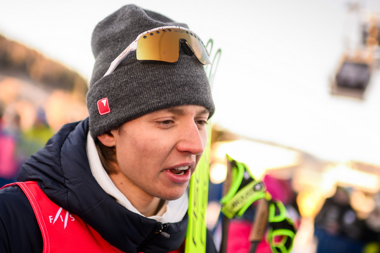 В сегодняшней гонке россиянин шел в группе лидеров и всерьёз претендовал на медали. Но в итоге россиянин финишировал четвертым, неудачно заняв позицию на последнем спуске