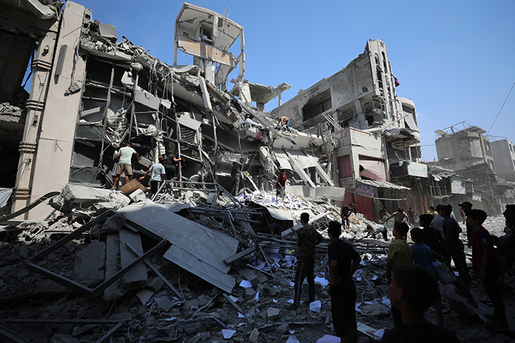 «Это может привести к окончанию еврейской гегемонии в Америке, что было бы однозначно хорошо, поскольку только благодаря этой гегемонии Израиль получает бессчетное количество денег и оружия и убивает палестинцев, а также всех, кто случайно оказался рядом»