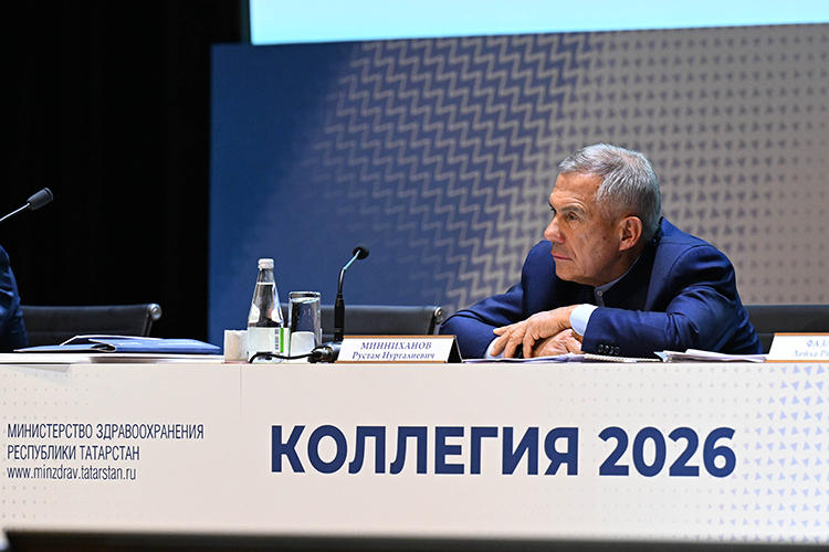 Рустам Минниханов поставил задачу помогать специалистам с жильем и другими вопросами и не перетягивать врачей друг у друга из районов республики, а приглашать их из других субъектов