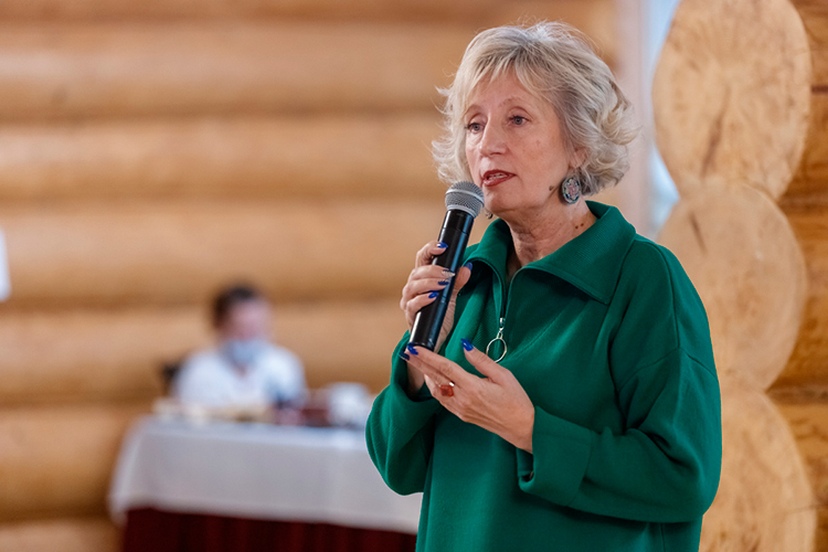 Галина Шарафутдинова: «Люди, приезжающие на выходные, окажутся в ущемленных условиях, тогда как в воскресенье основная часть туристов уже выезжают. Очень надеемся, что руководство водоканала пойдет навстречу и перенесет по нашей просьбе выполнение работ на 15 февраля»