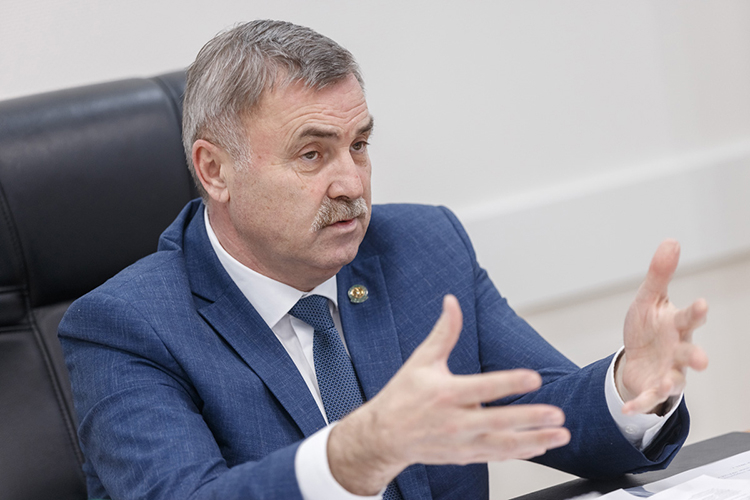 Фарит Ханифов отчитался, что в прошлом году вместе с ГАИ тони выявили 108 мест концентрации ДТП