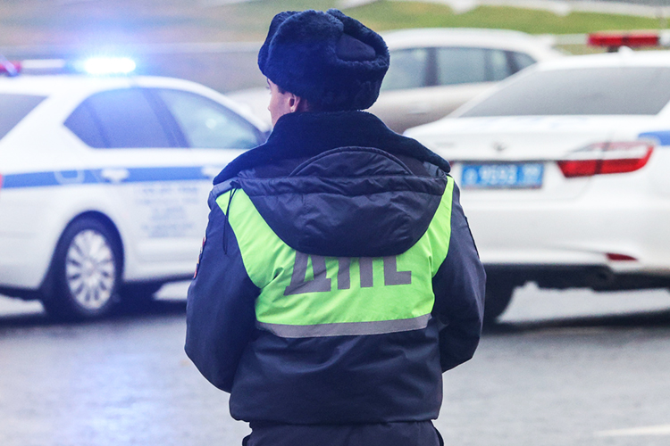 Чтобы водители не выезжали на «встречку», сотрудники ГАИ проводят рейды: только с начала года пресечено более 500 таких нарушений